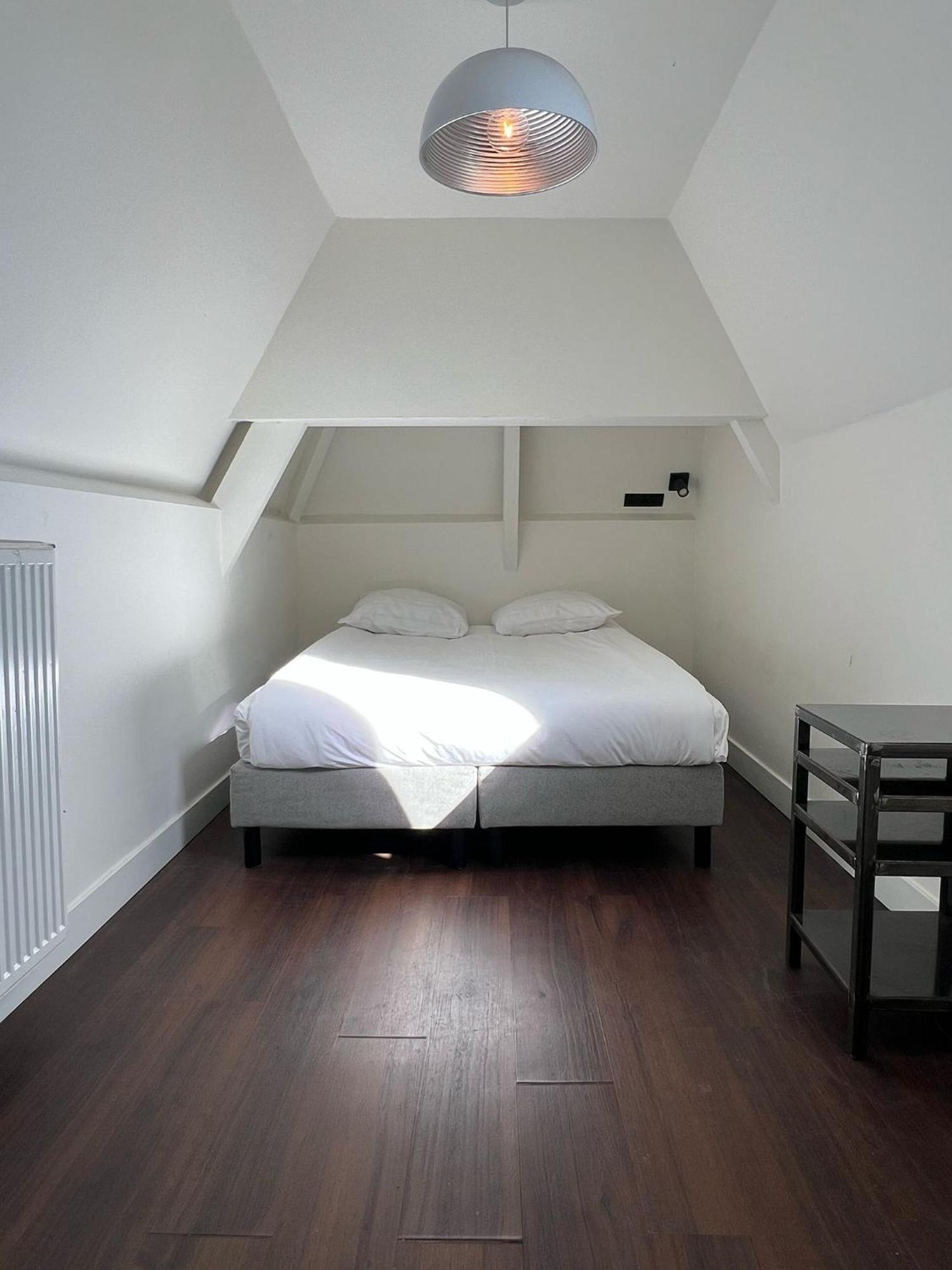 Amigo Budget Hostel *